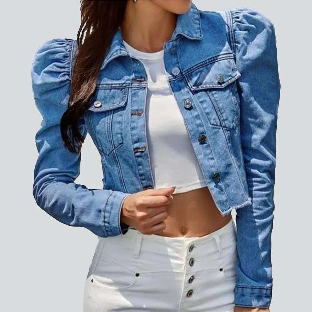 Short women's jeans jacket